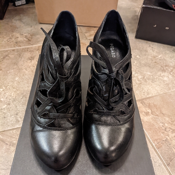 Stunning vintage Pegabo black leather heels women size 7 - Picture 3 of 5